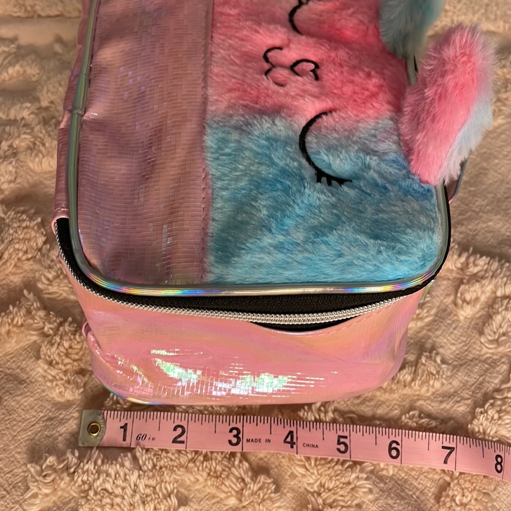 Cute & Fuzzy Storage Case - Picture 4 of 8